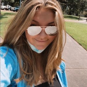 Meet your Posher, Sarahhh